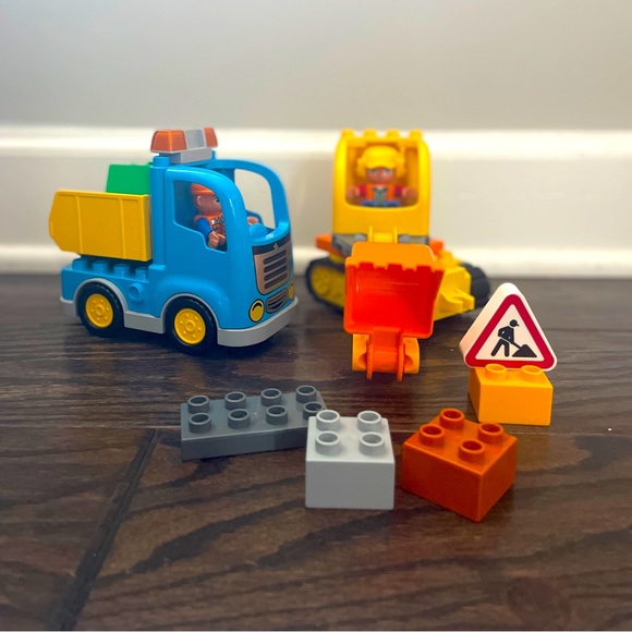 Lego Duplo Construction Truck and Excavator - Picture 1 of 2